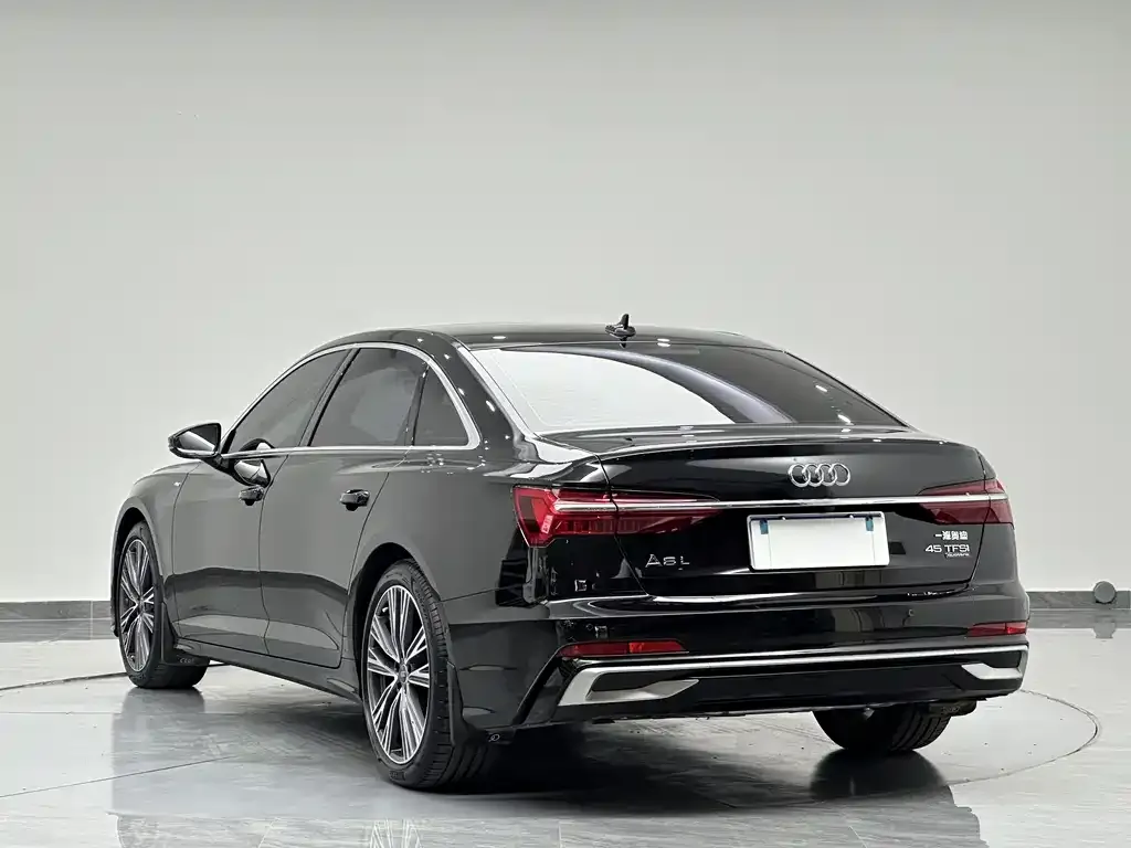 Audi A6L — фото 8