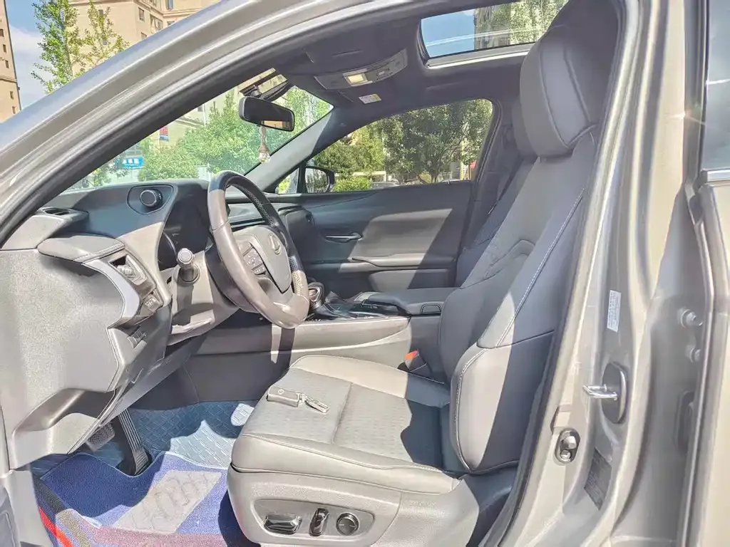 Lexus UX 2022 из CN, фото 2
