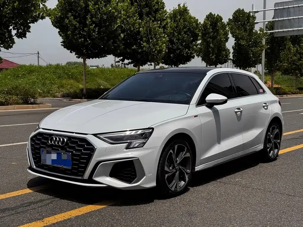 Audi A3 — фото 1