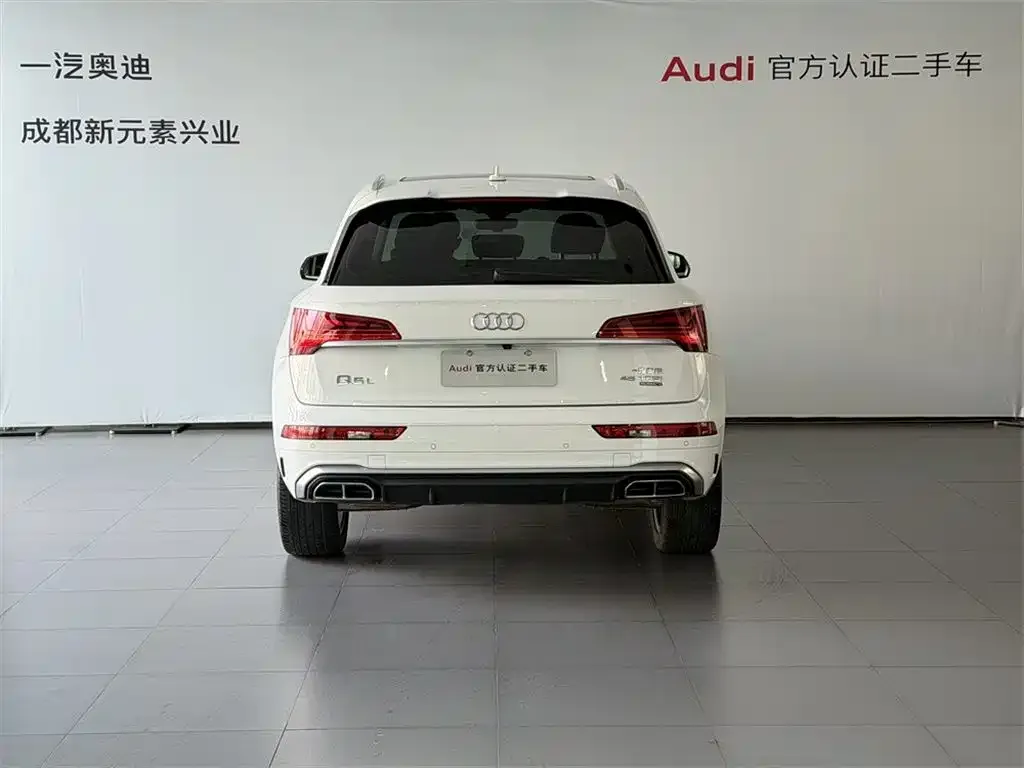 Audi Q5L — фото 9
