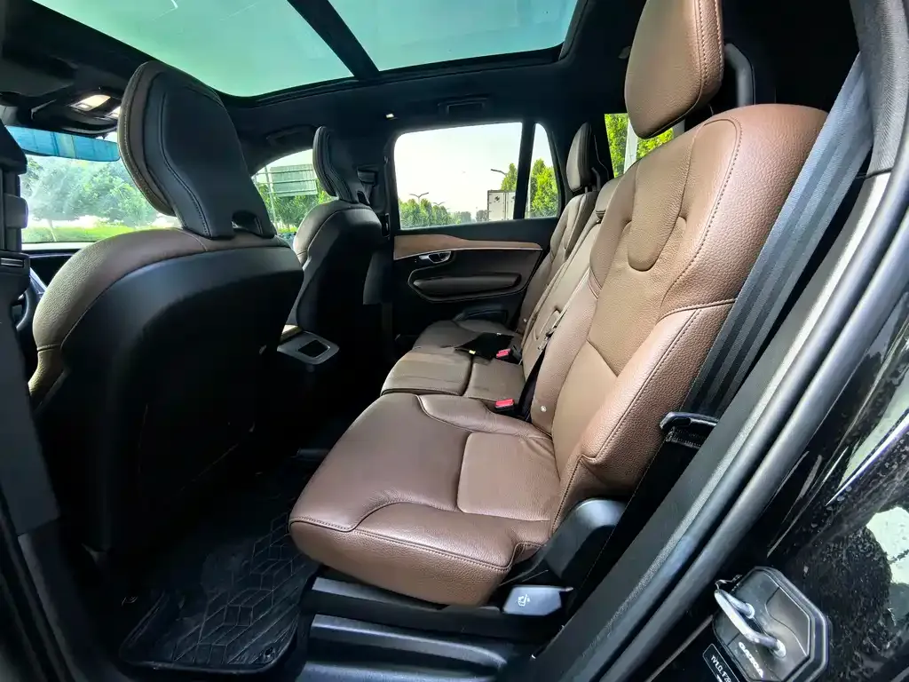 Volvo XC90 2024 из CN, фото 10