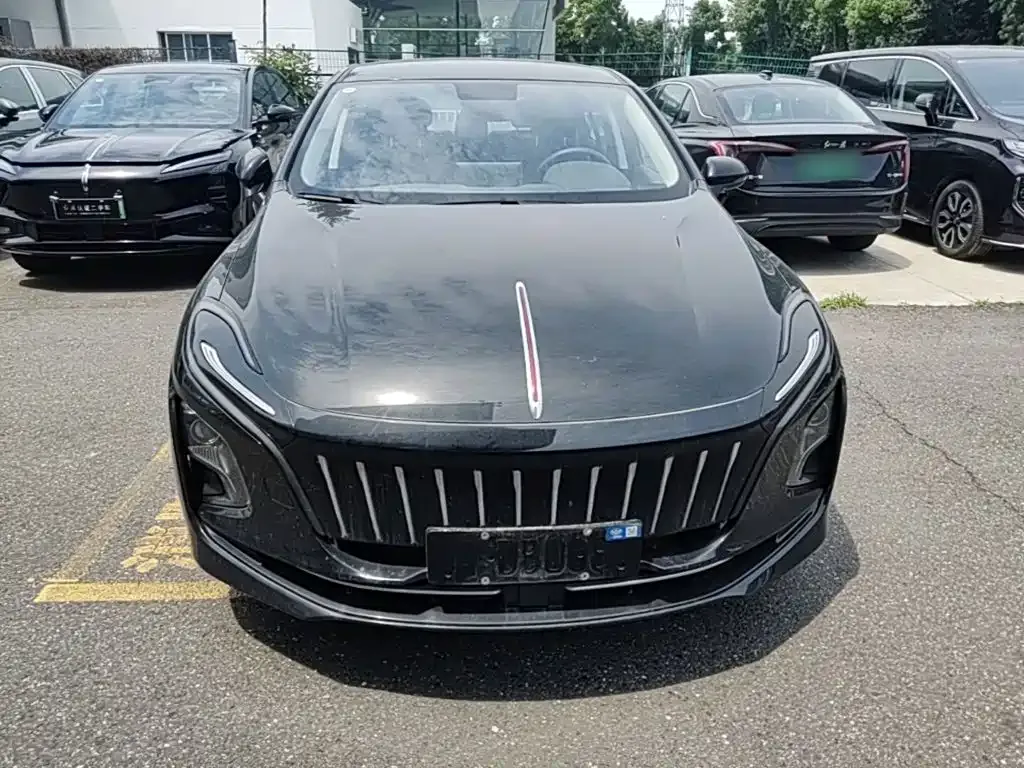 Hongqi E-QM5 — фото 4
