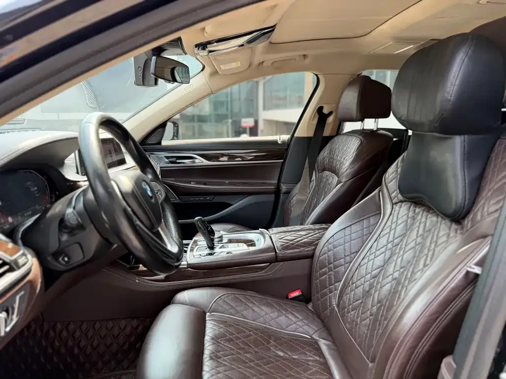 BMW 7 Series 2021 из CN, фото 6