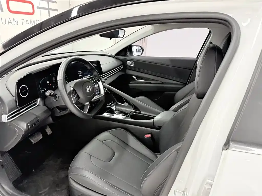 Hyundai Elantra 2024 из CN, фото 4