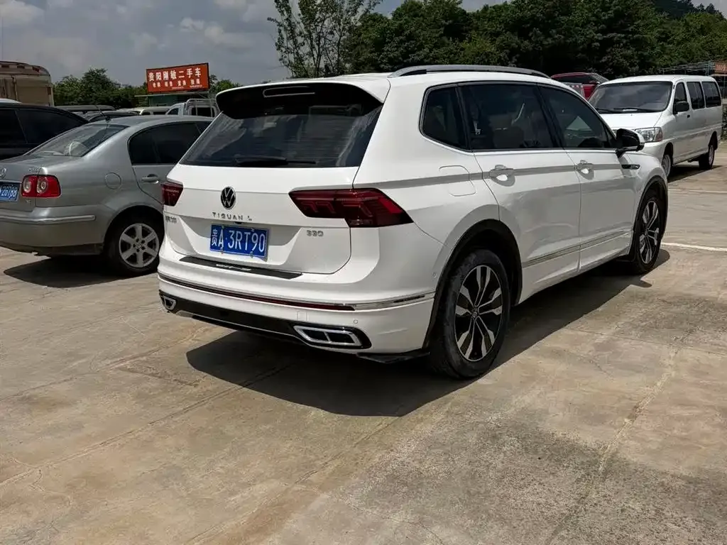Volkswagen Tiguan L — фото 2