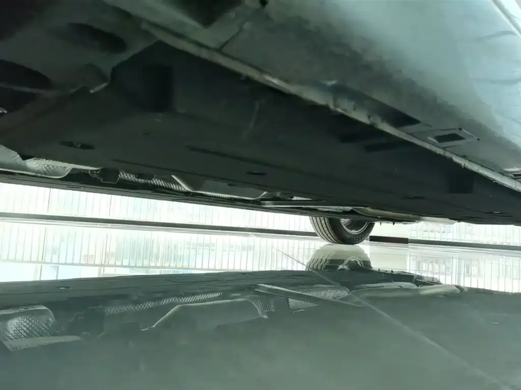 Hongqi H5 — фото 2