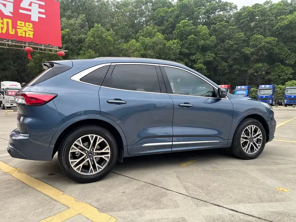 Ford Escape 2023 из CN, фото 4