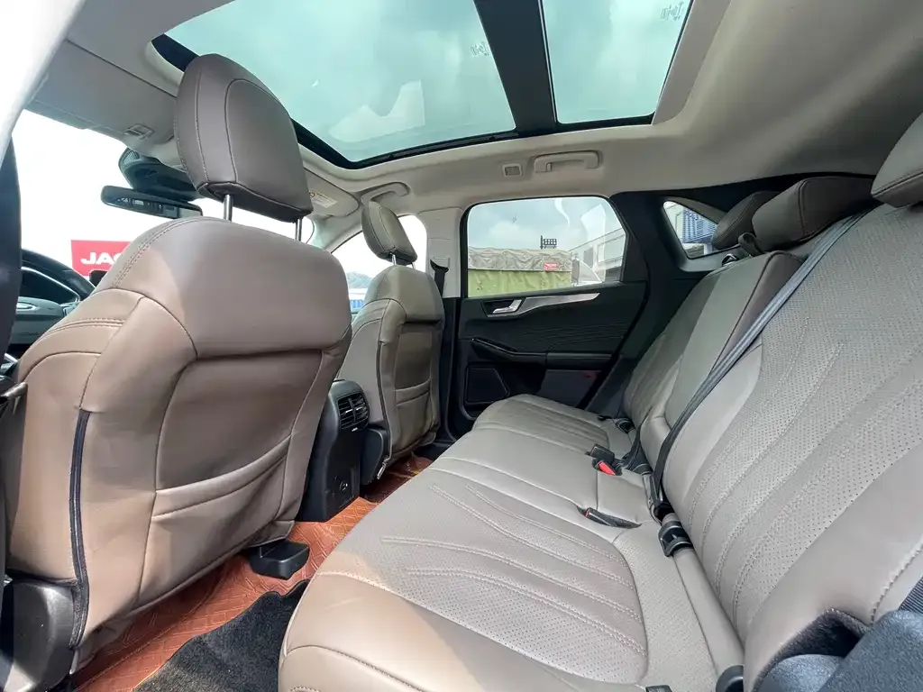 Ford Escape 2023 из CN, фото 8
