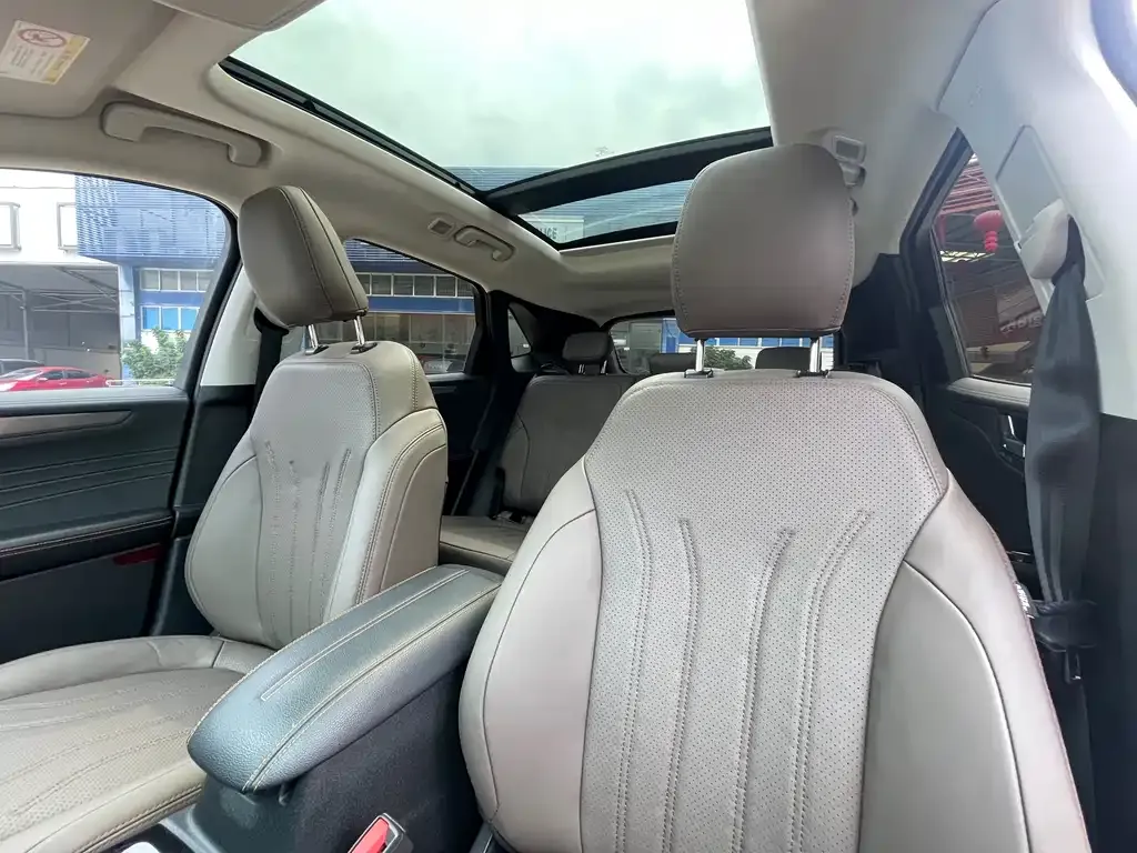 Ford Escape 2023 из CN, фото 5