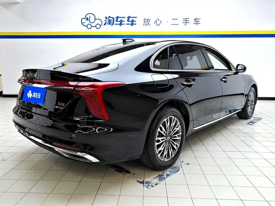 Hongqi H5 — фото 10