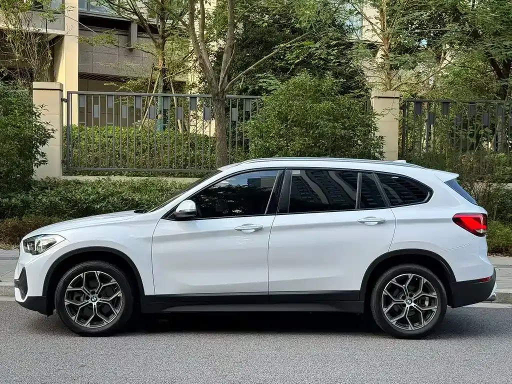 BMW X1 — фото 9