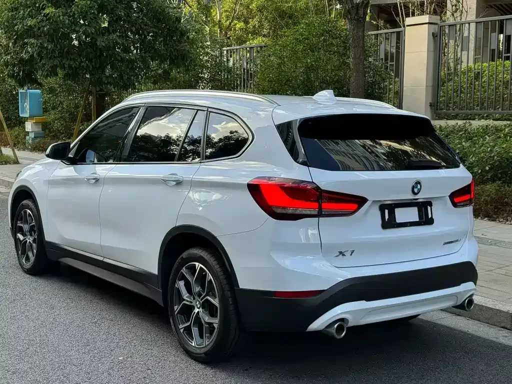 BMW X1 — фото 7