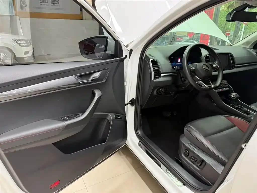 Skoda Karoq — фото 7
