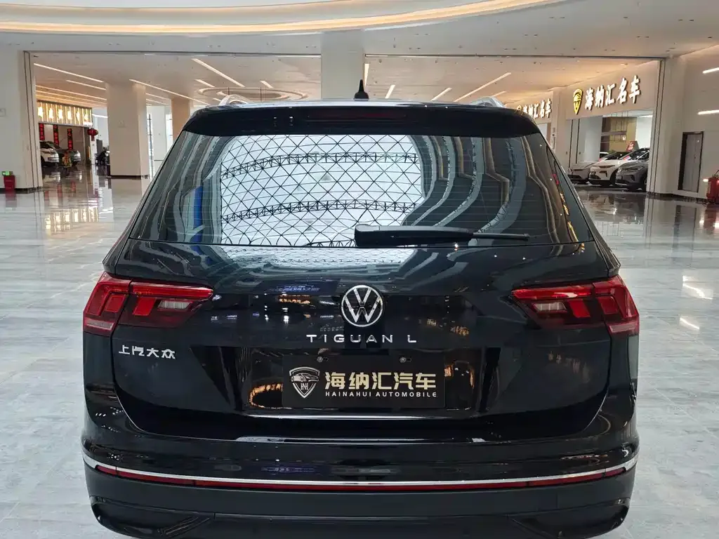 Volkswagen Tiguan L — фото 7