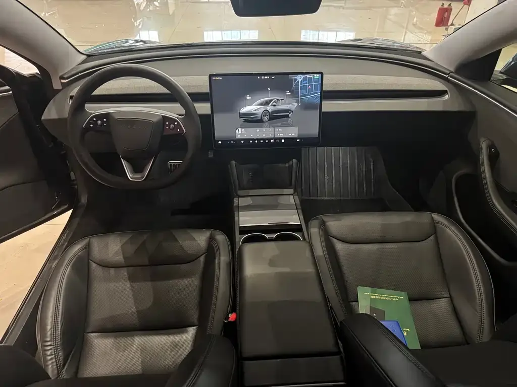 Tesla Model 3 — фото 7
