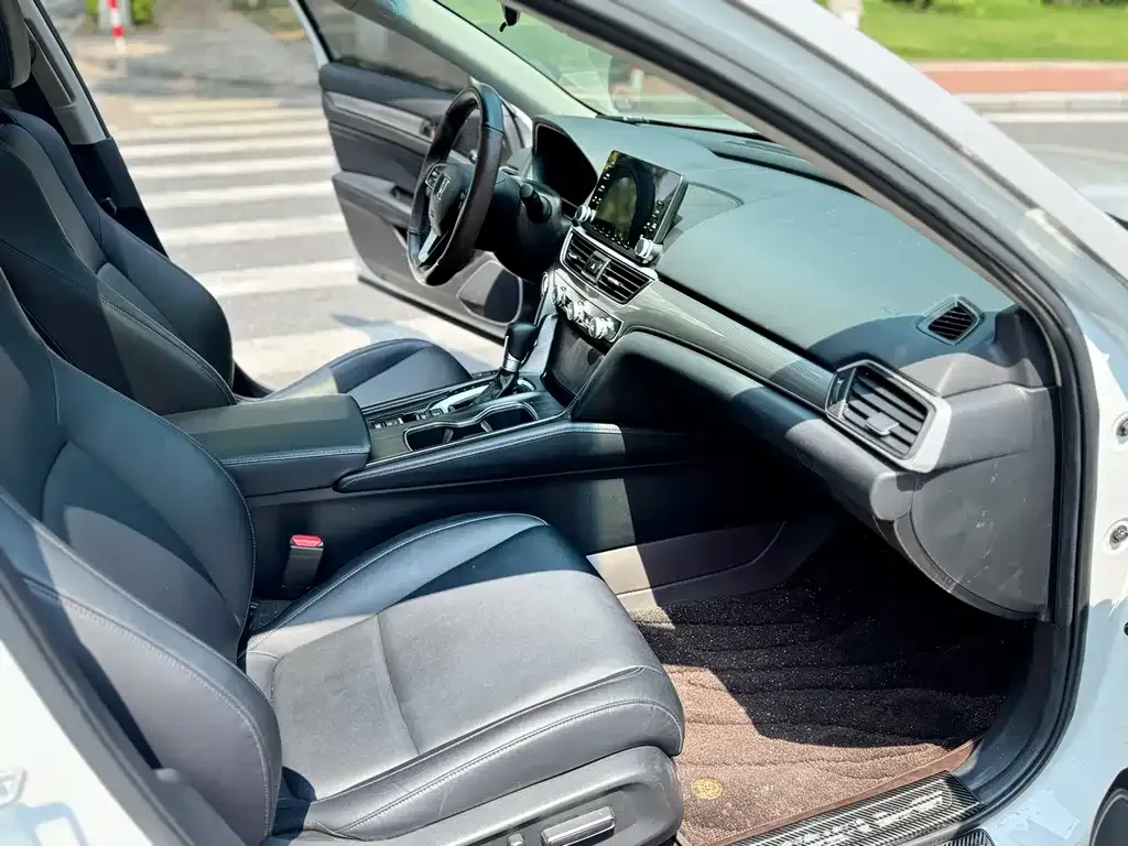 Honda Accord — фото 5