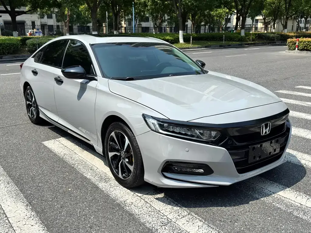 Honda Accord — фото 8