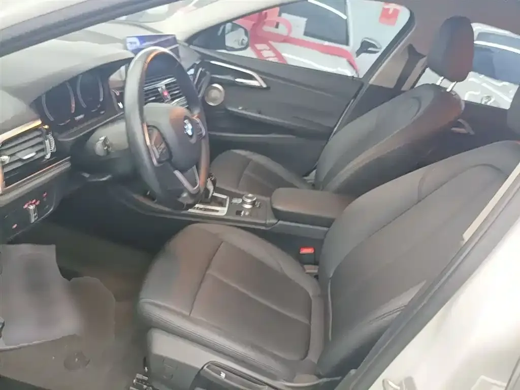 BMW 1 Series 2022 из CN, фото 2