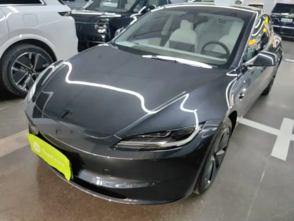 Tesla Model 3 — фото 1