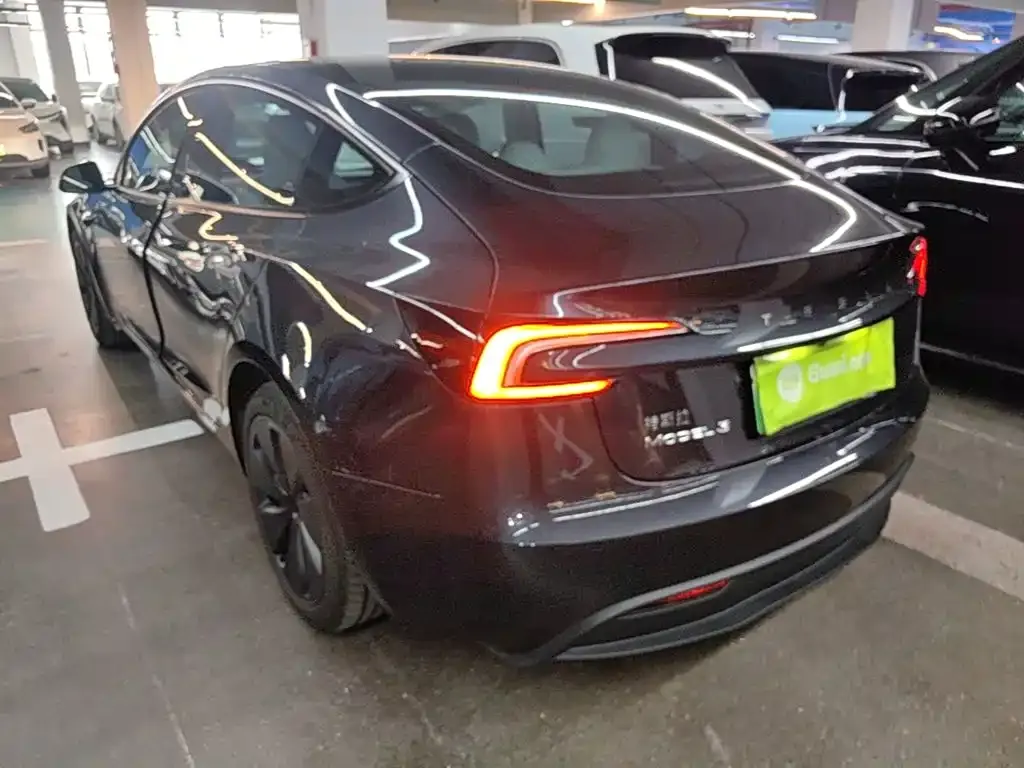 Tesla Model 3 — фото 10