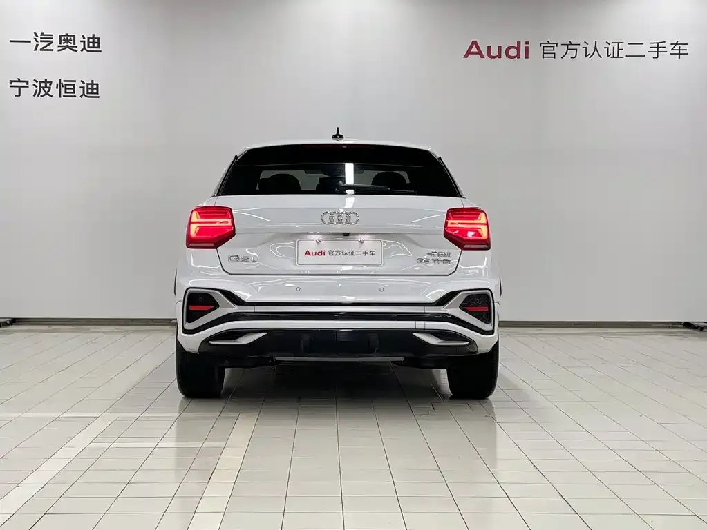 Audi Q2L — фото 2