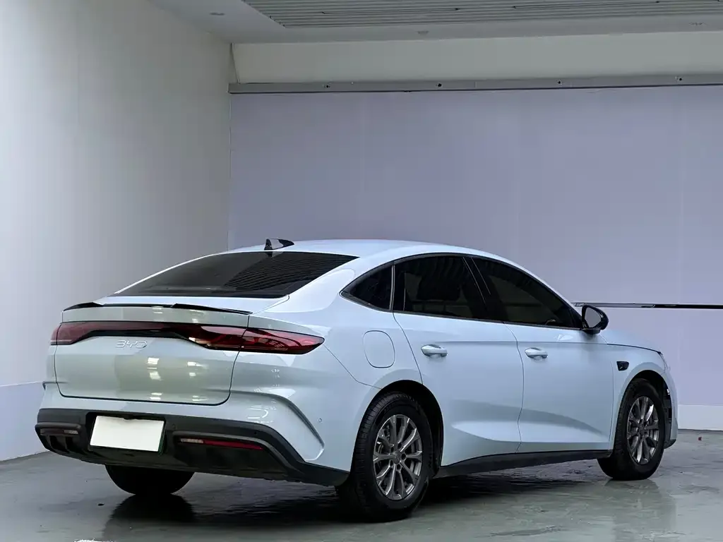BYD Qin L — фото 2
