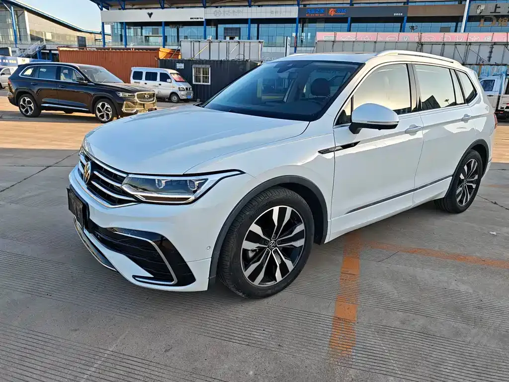 Volkswagen Tiguan L 2023 из CN, фото 1