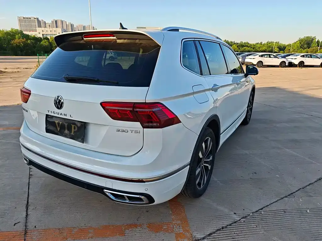 Volkswagen Tiguan L 2023 из CN, фото 10