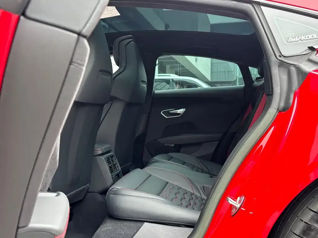 Audi RS e-tron GT 2024 из CN, фото 10