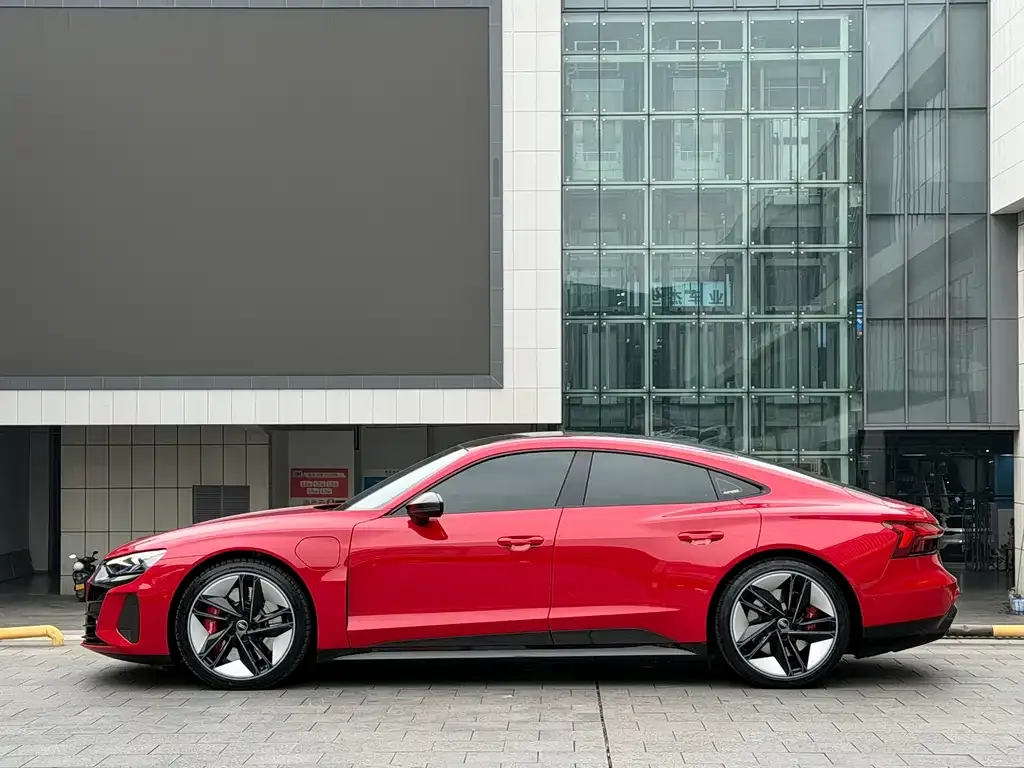 Audi RS e-tron GT 2024 из CN, фото 7