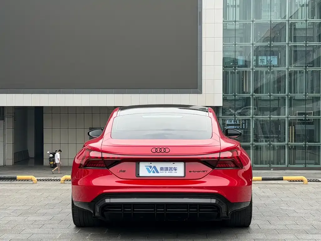 Audi RS e-tron GT 2024 из CN, фото 3