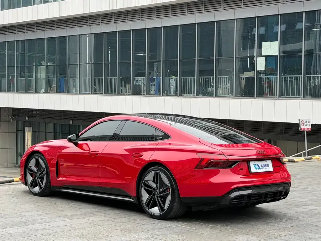 Audi RS e-tron GT 2024 из CN, фото 4
