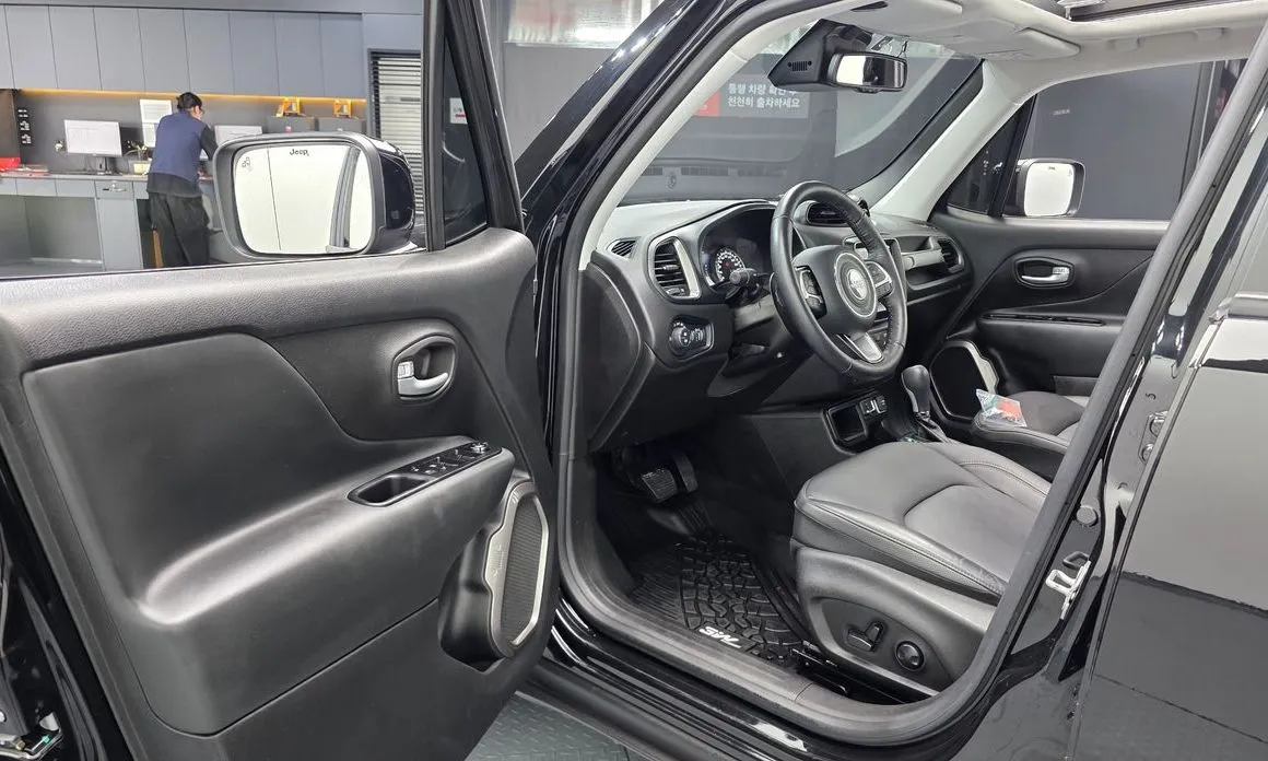 Jeep Renegade 2023 из KR, фото 10