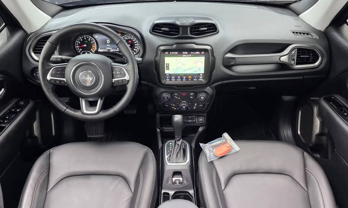 Jeep Renegade 2023 из KR, фото 4