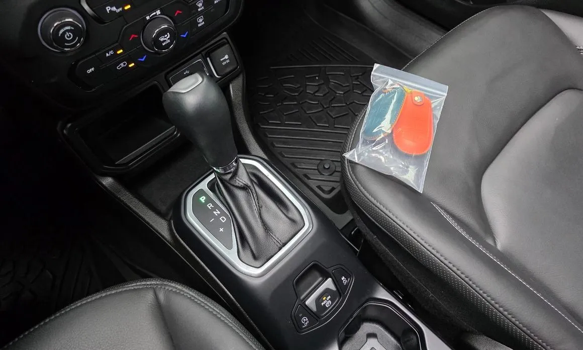 Jeep Renegade 2023 из KR, фото 7