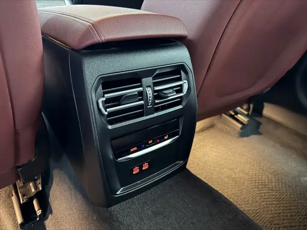 BMW 3 Series 2024 из CN, фото 6