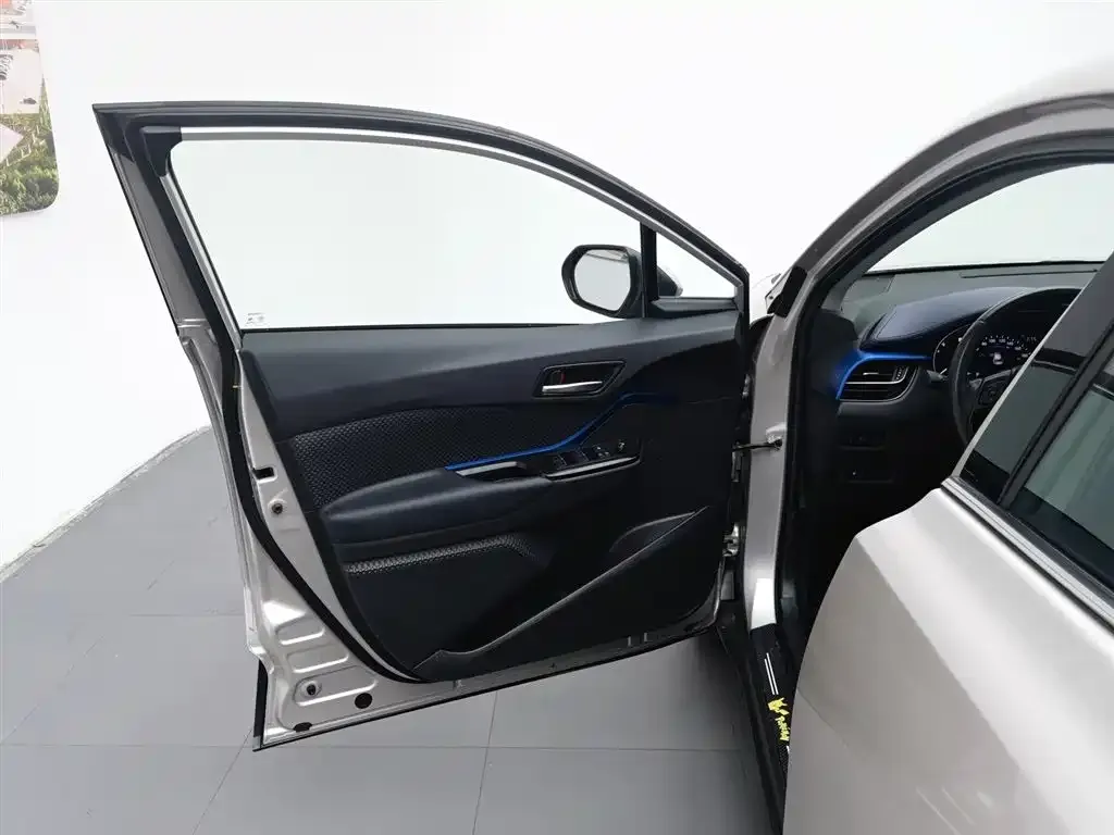 Toyota C-HR 2022 из CN, фото 4