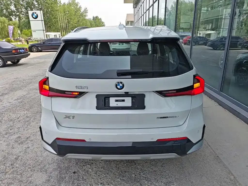 BMW X1 — фото 10