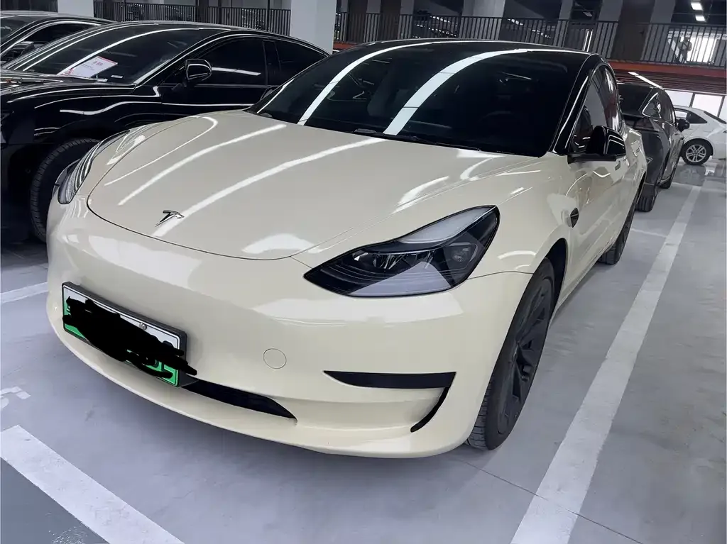 Tesla Model 3 — фото 1