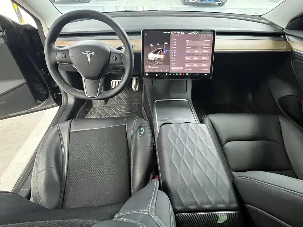 Tesla Model 3 — фото 7