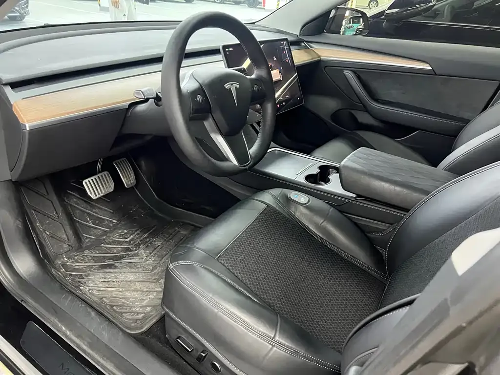 Tesla Model 3 — фото 4