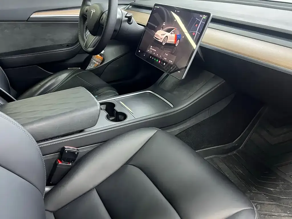 Tesla Model 3 — фото 5