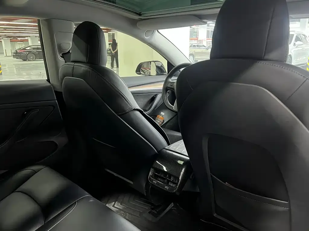 Tesla Model 3 — фото 2