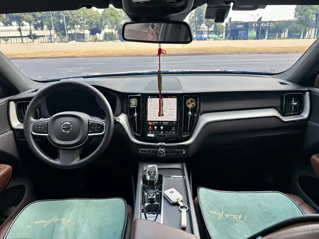 Volvo XC60 2023 из CN, фото 7
