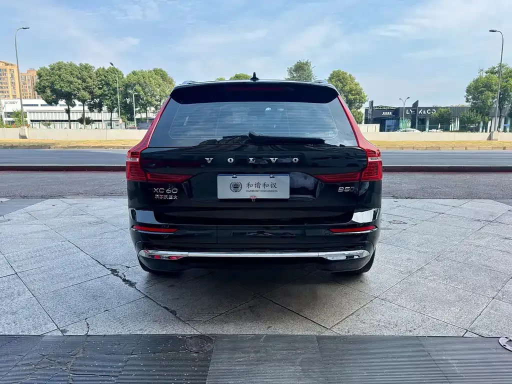 Volvo XC60 2023 из CN, фото 3