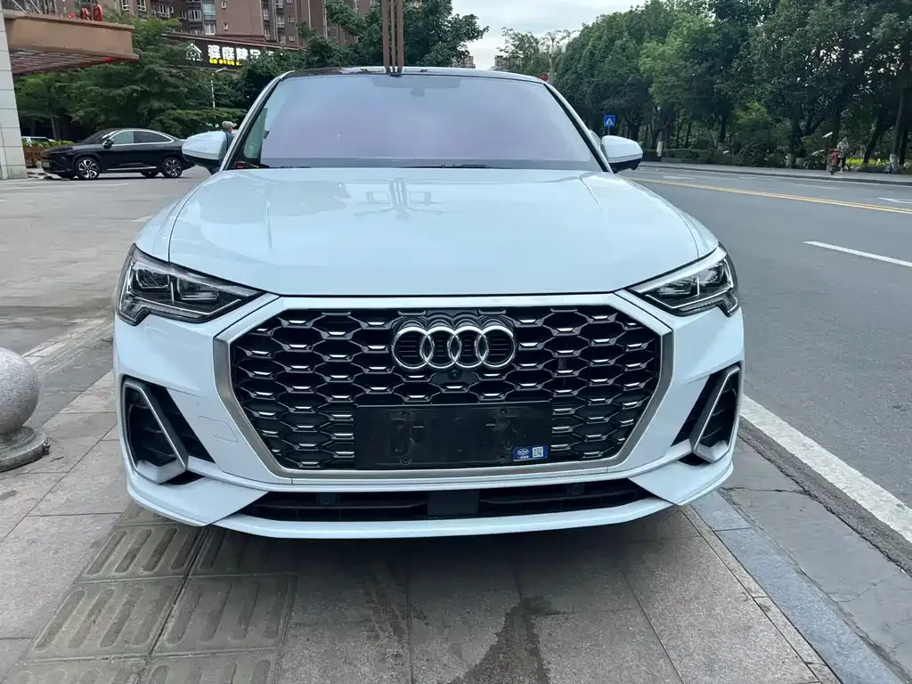 Audi Q3 Sportback 2023 из CN, фото 8