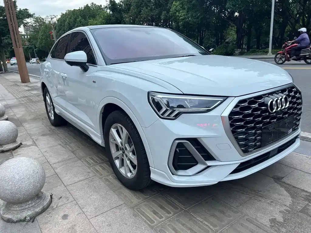 Audi Q3 Sportback 2023 из CN, фото 4