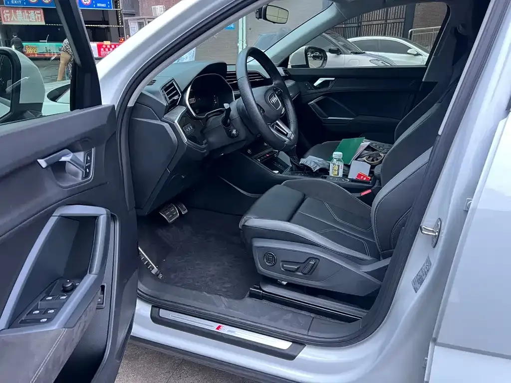 Audi Q3 Sportback 2023 из CN, фото 6
