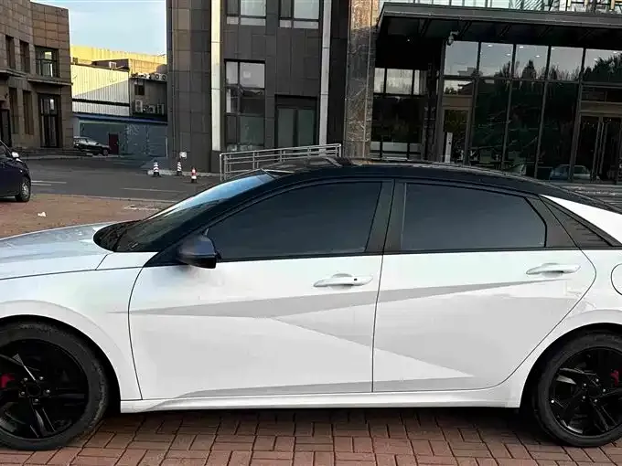 Hyundai Elantra — фото 3