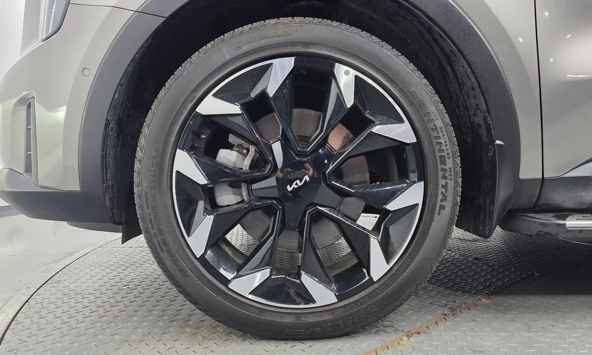 Kia Sorento — фото 9